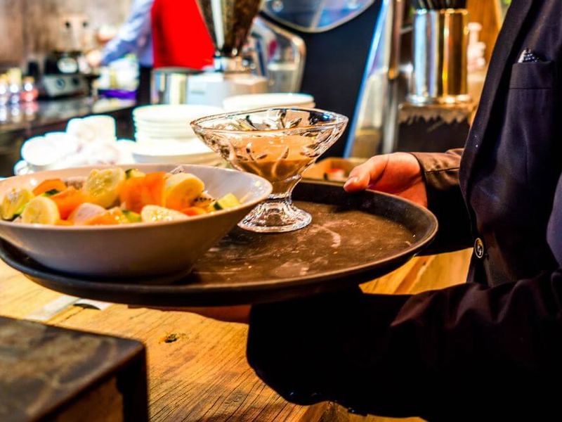 Funciones camareros de sala, &iexcl;lo que nunca debes olvidar!