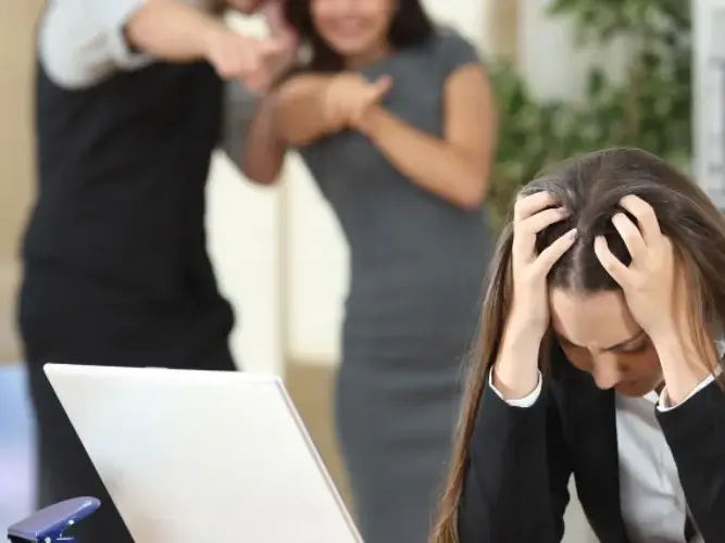 Bullying laboral: &iquest;C&oacute;mo debes actuar?