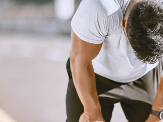 sobreentrenamiento: qu&eacute; es, c&oacute;mo detectarlo y evitarlo