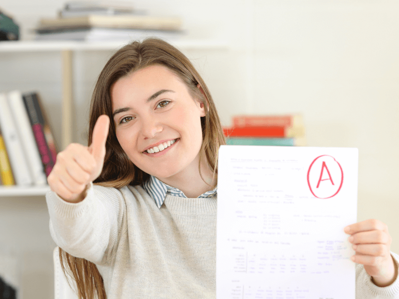 &iquest;Con qu&eacute; nota se aprueba la EBAU?