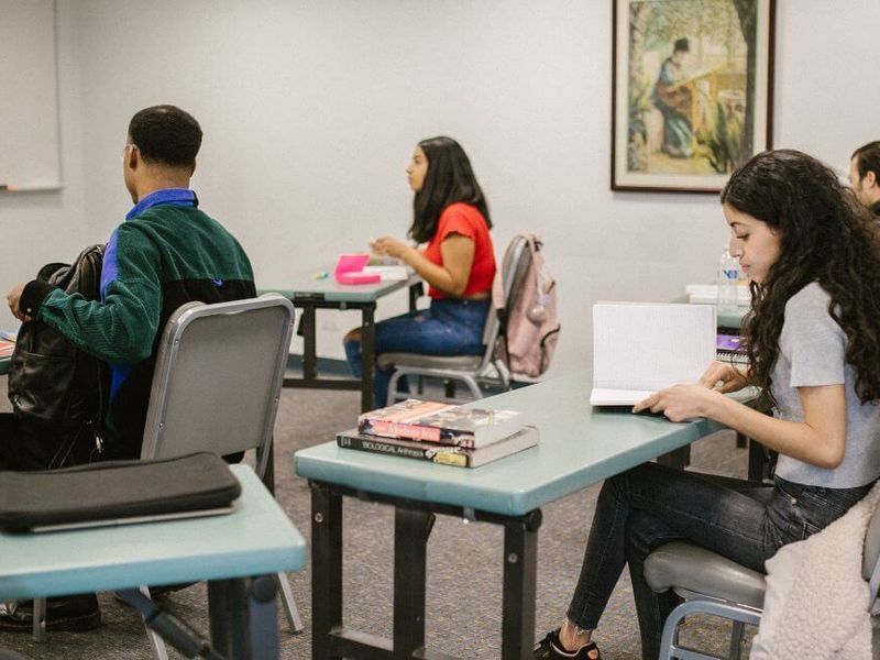 Los 10 prop&oacute;sitos para estudiantes en 2024